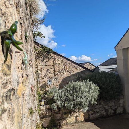 Appartement Des Hirondelles , Au Pied Du Chateau Σινόν Εξωτερικό φωτογραφία
